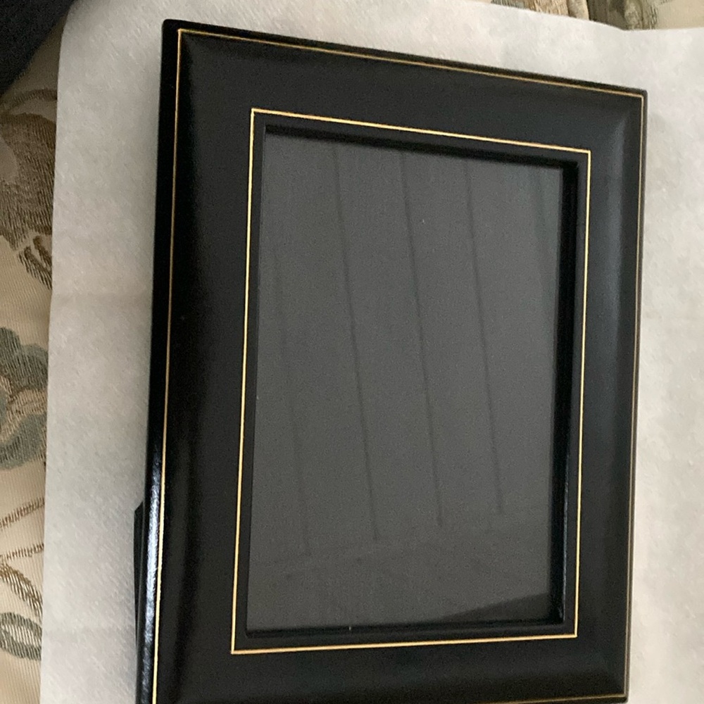 Scully & Scully leather frame